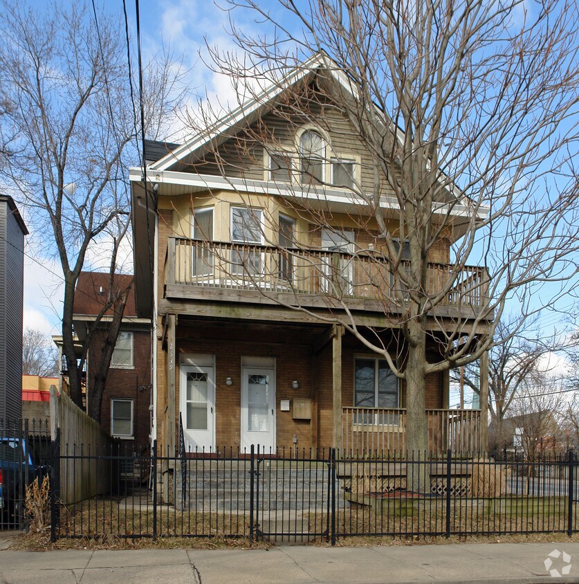 Primary Photo - 2539 Park Ave