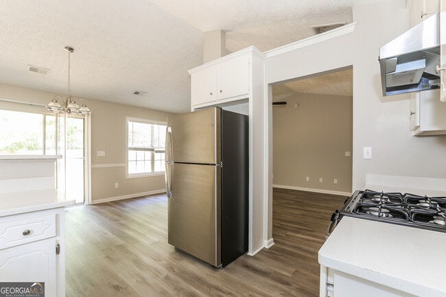 Building Photo - 125 Waters Edge Dr