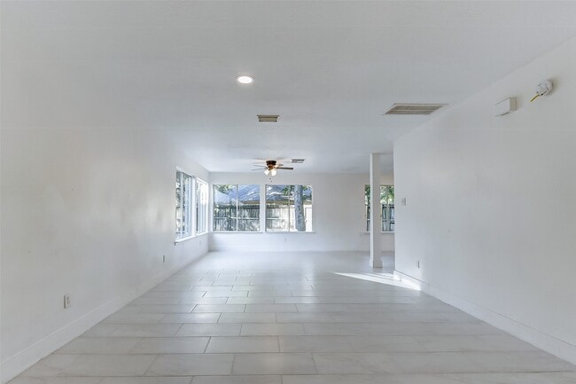 Building Photo - 21892 Silver Oak Ct