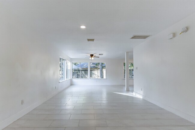 Foto del edificio - 21892 Silver Oak Ct