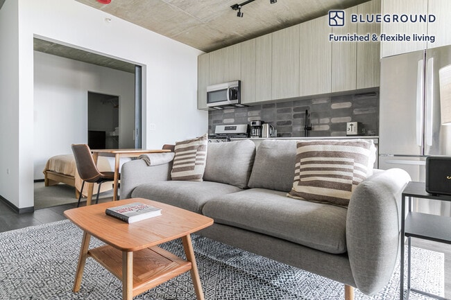 Building Photo - 1454 W Randolph St