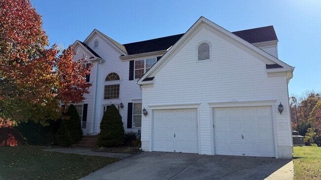 Spacious Colonial in Austin Ridge - Spacious Colonial in Austin Ridge House