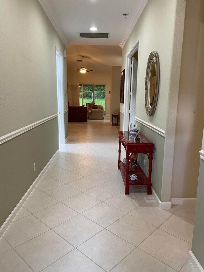 Building Photo - 9452 Sandpiper Ln