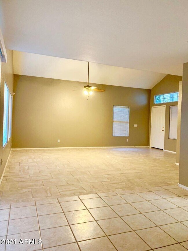 Building Photo - 7565 W Comet Ave