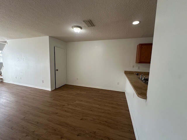 Foto del edificio - Prime Location! 3BR Townhome Near St. Augustine Outlets with Pond View