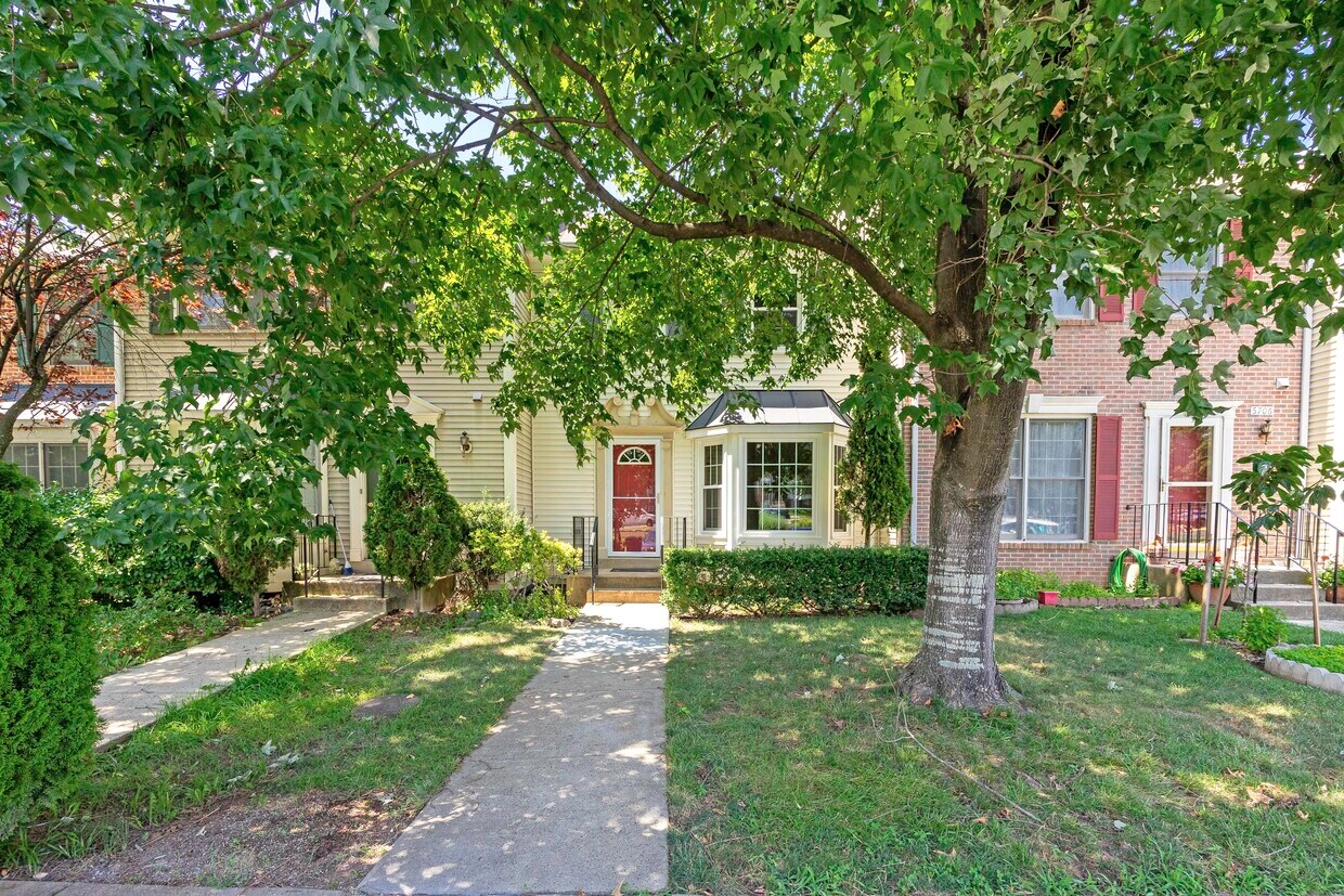 Foto principal - 5708 Belcher Farm Dr