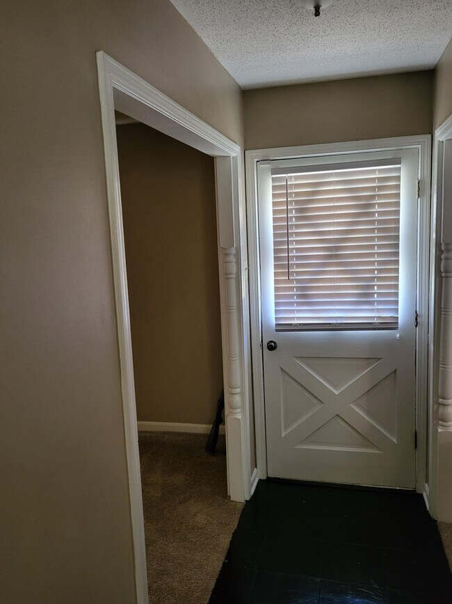 Building Photo - 4136 Raintree Cove