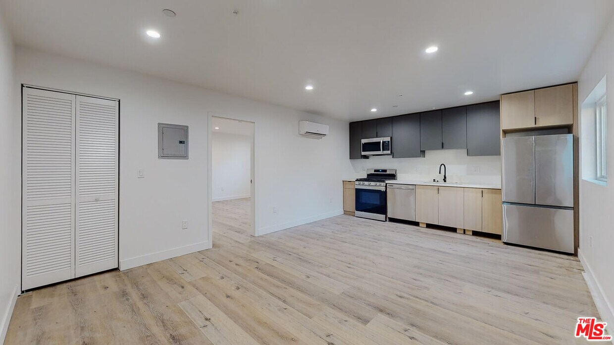 Foto principal - 14655 Erwin St