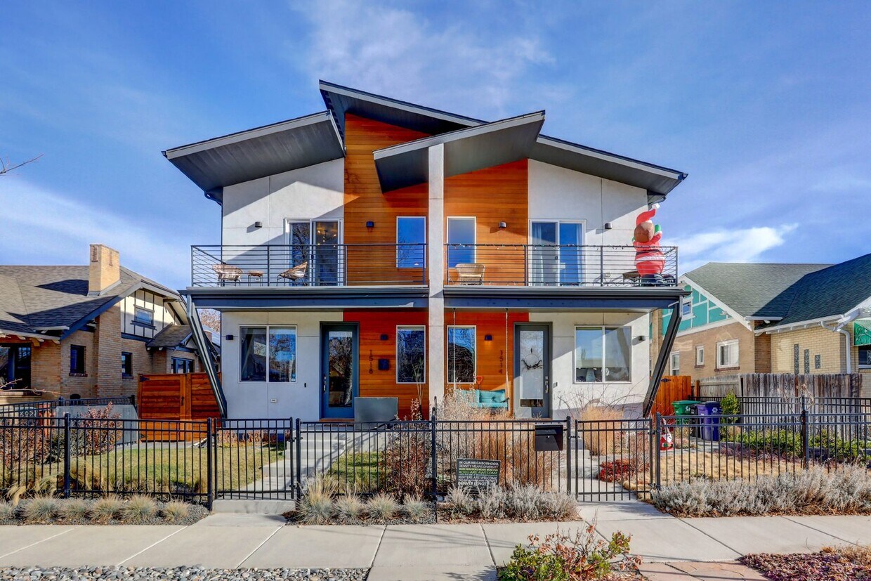 $4,145.95 - 3 Bed, 2.5 Bath Townhome In Denver with Central AC and Outdoor Space! - $4,145.95 - 3 Bed, 2.5 Bath Townhome In Denver with Central AC and Outdoor Space!