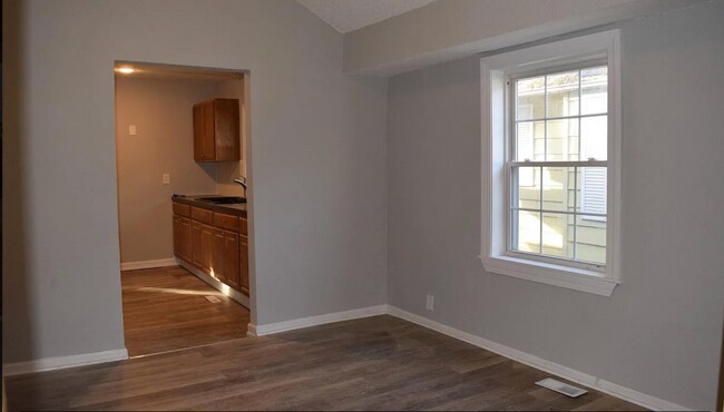 Building Photo - Beautifully Remodeled 3-Bedroom Single Fam...