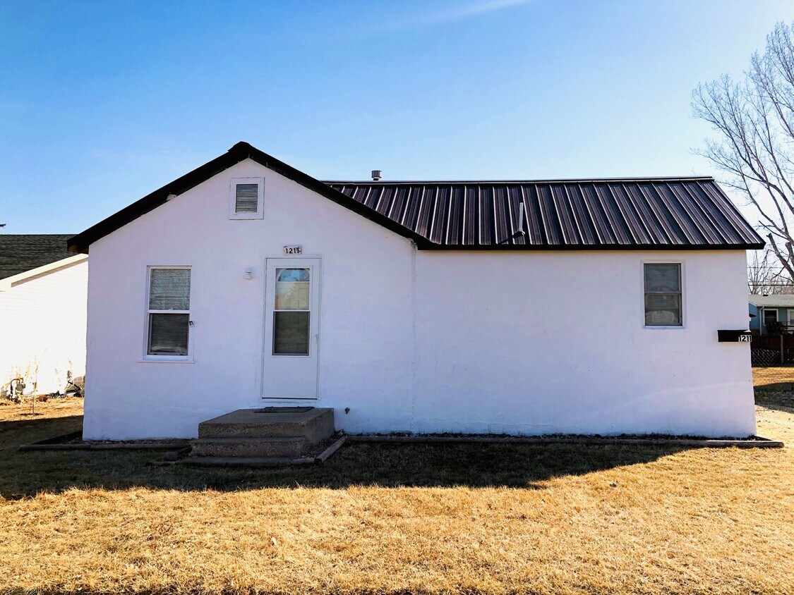 Primary Photo - 1 Bedroom House!