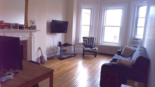 Foto del edificio - 342 Commonwealth Ave