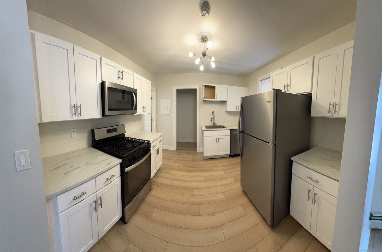 Building Photo - 706 George St