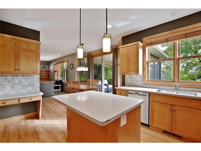 Foto del edificio - 8069 Enclave Bay