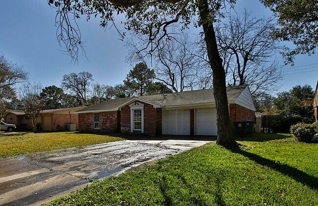 Foto del edificio - 9511 Highmeadow Dr