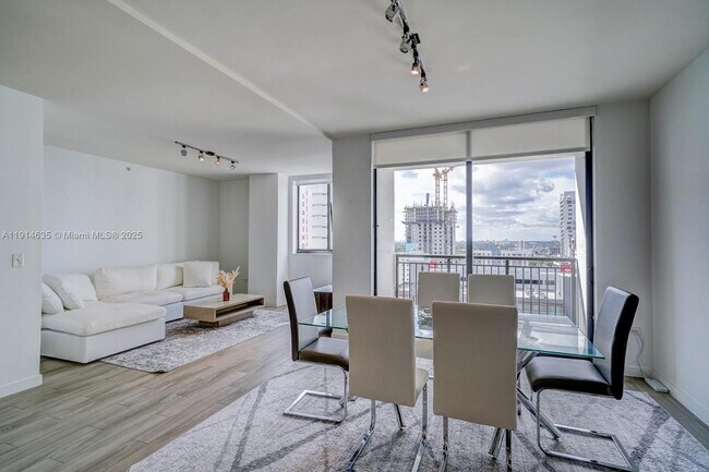 Foto del edificio - 999 SW 1st Ave