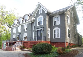 Building Photo - 285 Hudson St