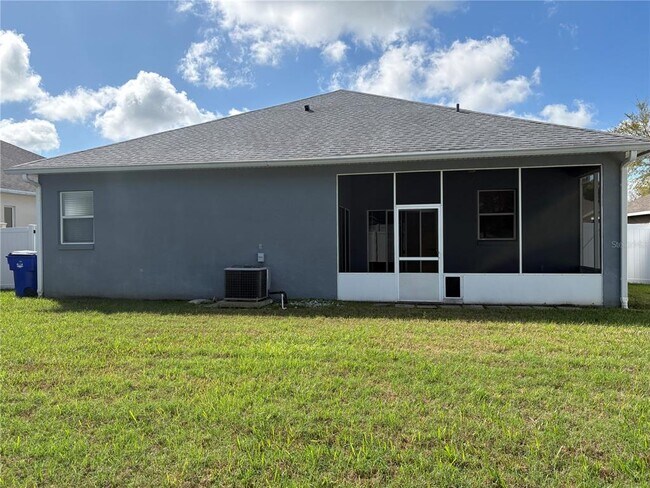 Foto del edificio - 1150 Creekview Ct