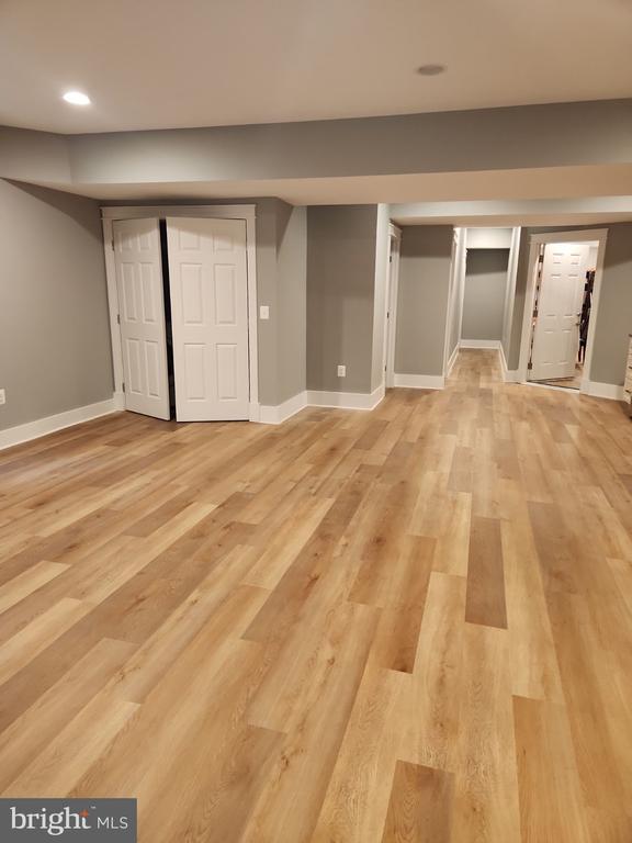 Building Photo - 20271 Broad Run Dr