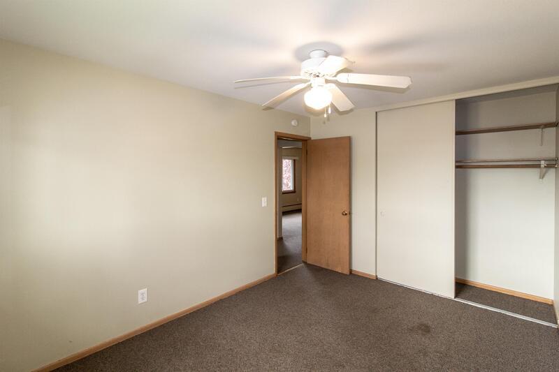 Building Photo - 5332 Hanson Ct N