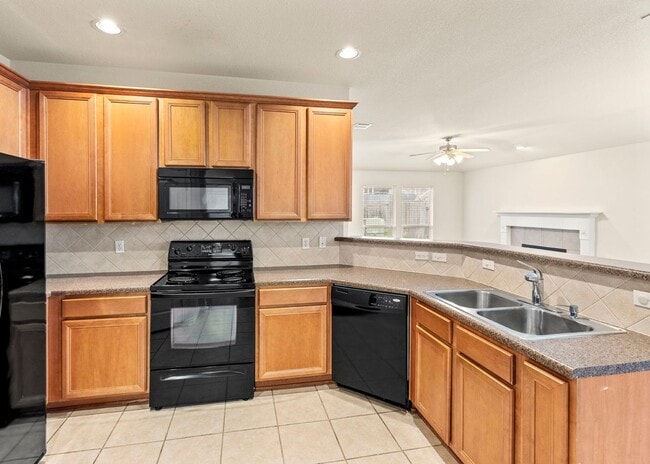 Building Photo - GORGEOUS HOME IN GATED COMMUNITY