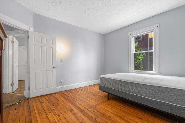 Foto del edificio - 139-141-141 Homestead Ave