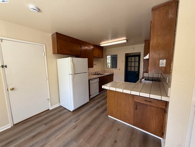 Building Photo - 1420 Primrose Way