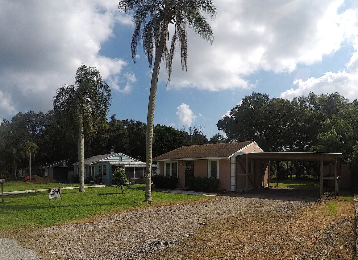 Foto principal - 2708 47th Ave N