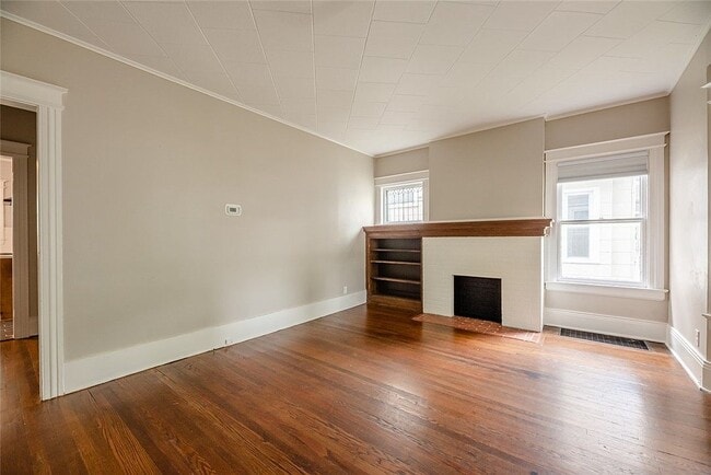 Living - 16 Pinnacle Rd