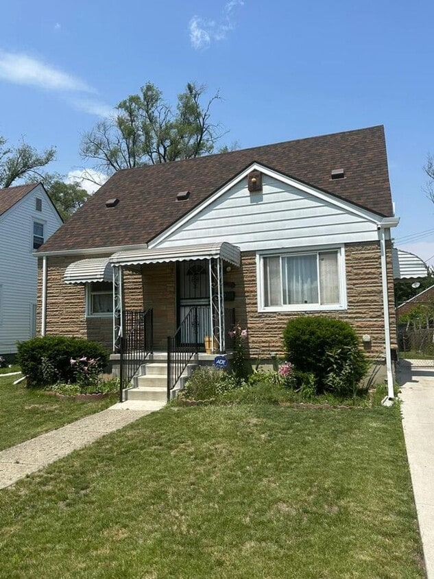 Primary Photo - Now available: 3 bedroom accepts section 8