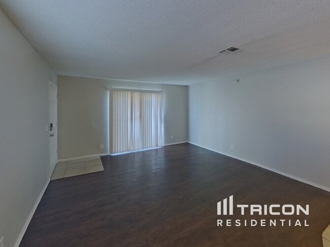 Building Photo - 104 Edelweiss St