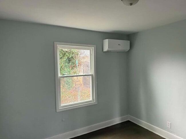 Building Photo - 115 Chestnut Dr