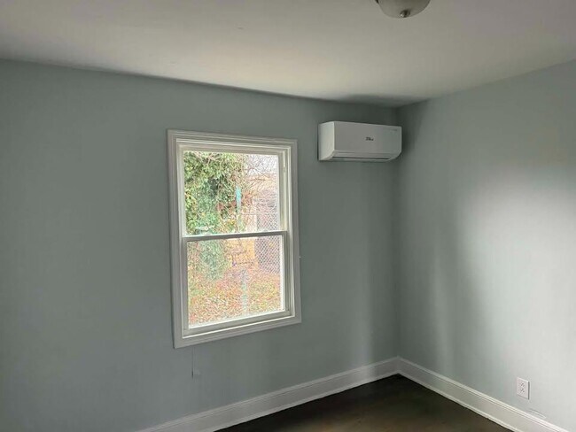 Foto del edificio - 115 Chestnut Dr