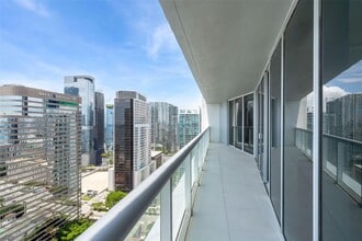 Building Photo - 495 Brickell Ave