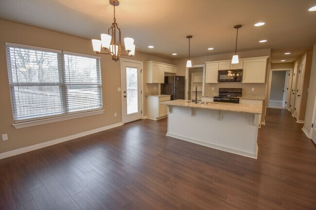 Foto del edificio - 3 Bedroom 2.5 Bathroom Home in the Heart o...