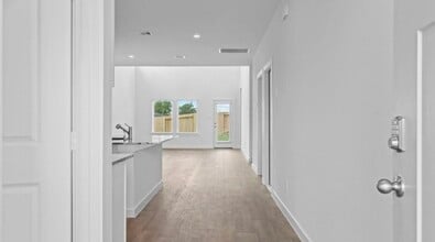 Building Photo - 8051 Marchese Dr