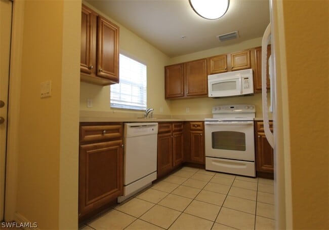 Building Photo - 9051 Gervais Cir
