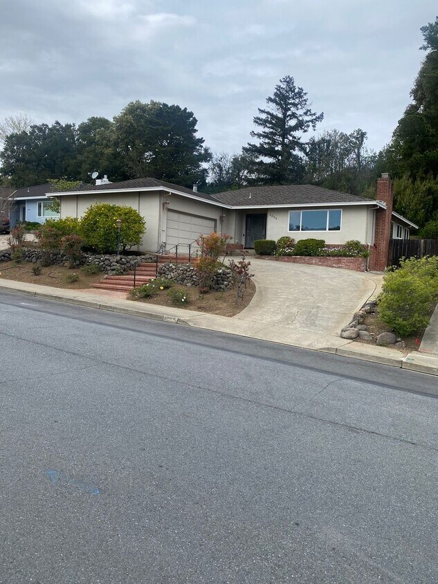 Primary Photo - 3 Bedroom 2 Bathroom home