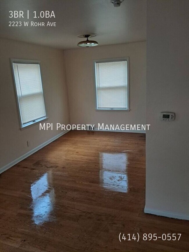 Foto del edificio - 2223 W Rohr Ave