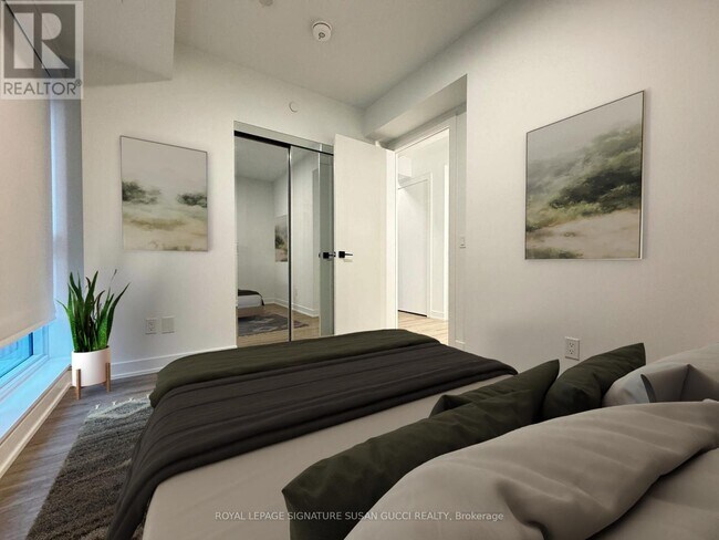 Building Photo - 327 King St W