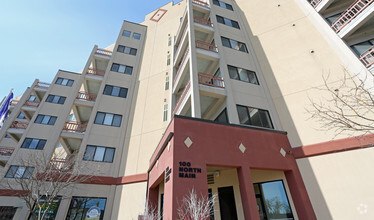 100 North Main Premium Resident/Retail Center photo'