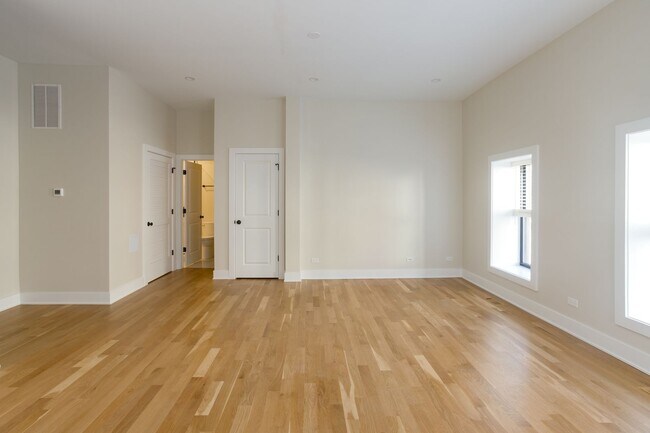 Foto del edificio - 1405 W Belden Ave