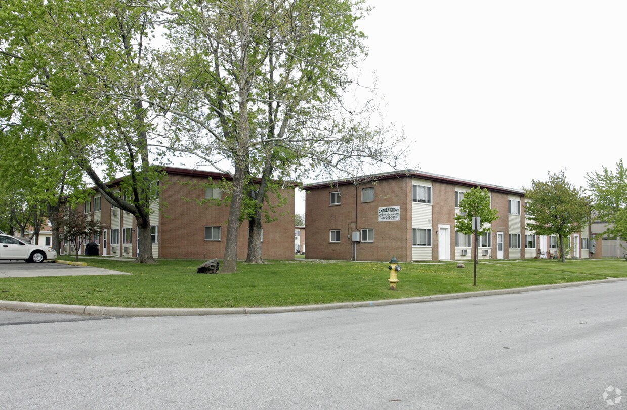 Garden Grove Townhomes Apartments 1005 Grove St Bowling Green, OH
