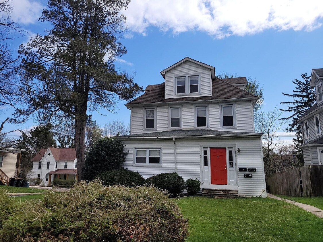 Primary Photo - 6111 York Rd