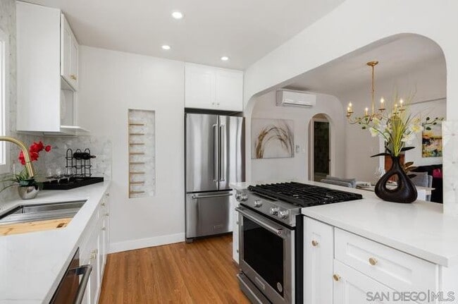 Building Photo - 3521 Park Villa Dr