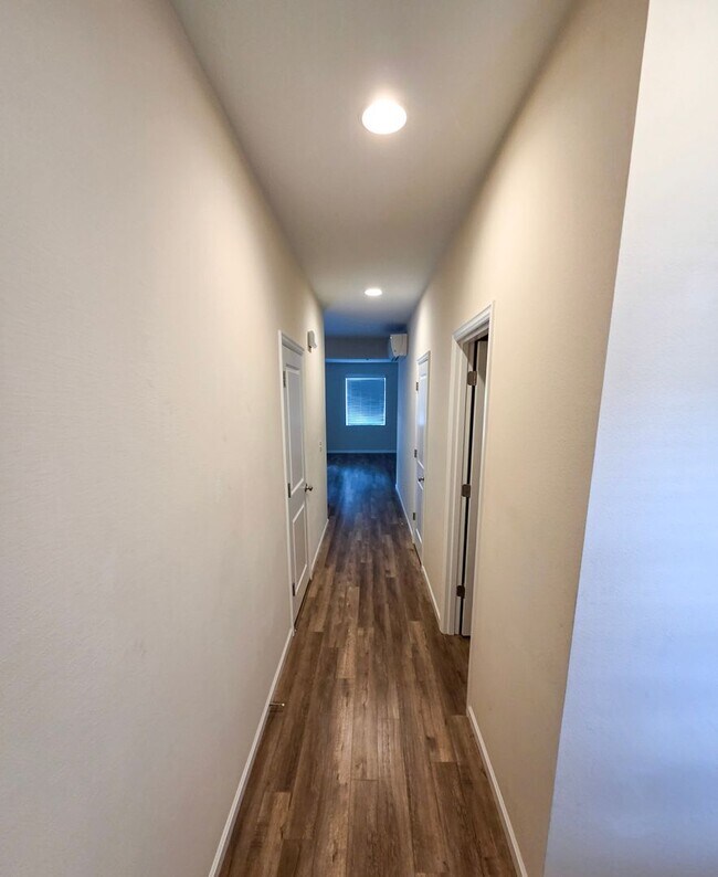 Foto del edificio - 5725 Karen Lynn Loop S