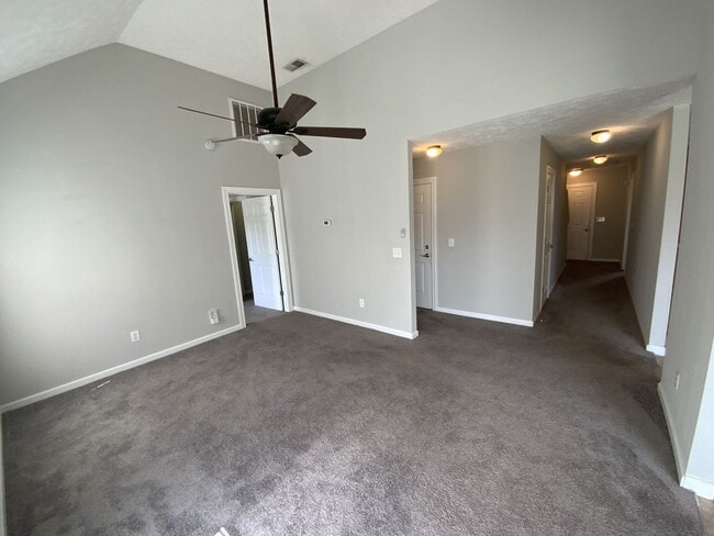 Building Photo - Great rental home near MTSU!