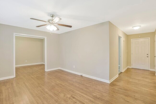 Building Photo - 2495 Dawn Dr