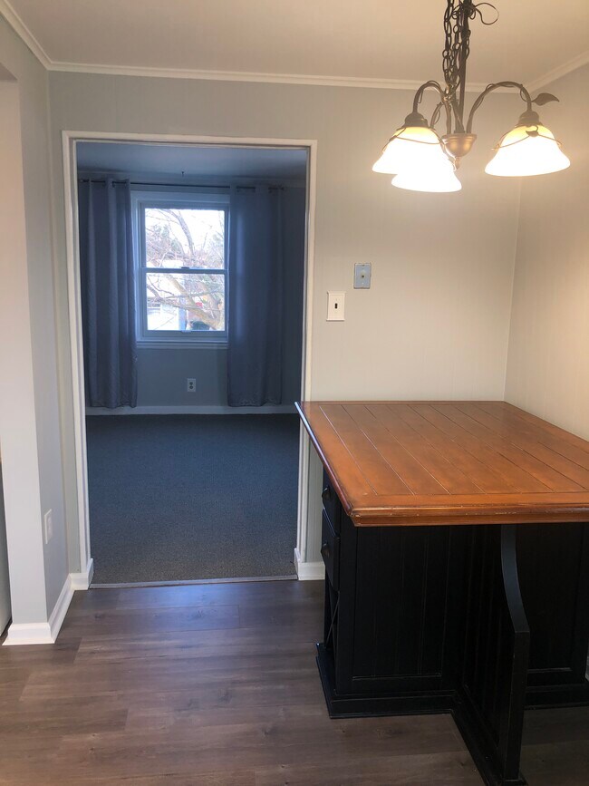 Dining (furniture optional) - 340 N 6th Ave