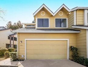 Building Photo - 316 Del Monte Way